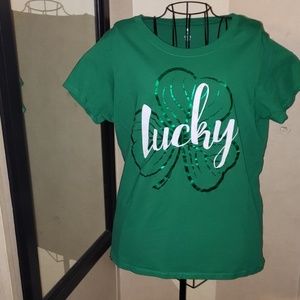 🏴‍☠️$1 BUNDLED 🏴‍☠️ Lucky t-shirt sz-XL/16-18
